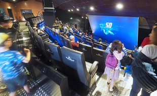 La salle 5D est équipée de 132 sièges