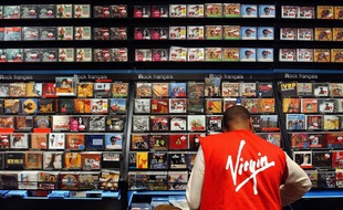 Rayon du Virgin Megastore des Champs Elysées en 2003.