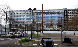 La commune de Bron, située dans l'agglomération lyonnaise, a vécu une nuit de violences urbaines samedi.