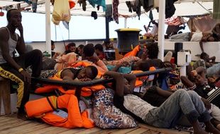 Des migrants à bord de l'Open Arms, le 17 août 2019.