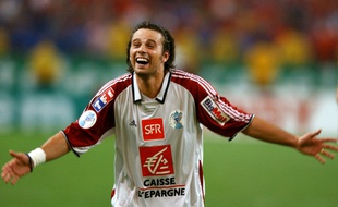 Fabrice Fiorèse sous le maillot du PSG, le 29 mai 2004 au Stade de France.