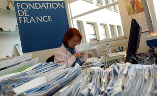 Collecte de dons à la Fondation de France.