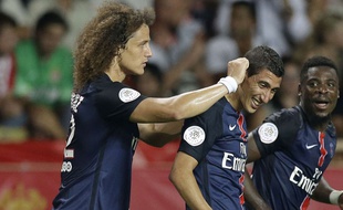 David Luiz félicite Angle di Maria, passeur décisif pour sa première apparition avec le PSG.