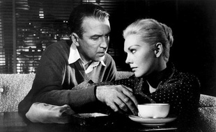 Kim Novak et James Stewart dans le film «Sueurs froides» («Vertigo») d'Alfred Hitchcock.