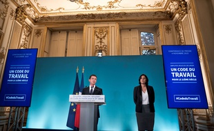 Myriam El Khomri et Manuel Valls présentent le projet de refonte du code du travail, le 4 novembre 2015