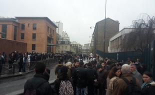 Manifestation de lycéens devant le lycée Bergson à Paris, le vendredi 25 mars 2016