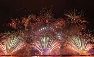 Traditionnellement, Londres organise un feu d'artifice au bord de la Tamise pour célébrer la nouvelle année, comme ici le 1er janvier 2019.