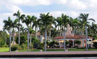 Donald Trump doit passer le week-end dans sa résidence de Mar-a-Lago, à Palm Beach (Floride).