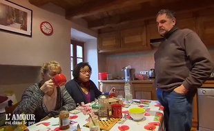 Thérèse (à gauche), Chantal et Jean-Claude lors de l'annonce du départ de Thérèse dans l'épisode de «L'Amour est dans le pré» de lundi.