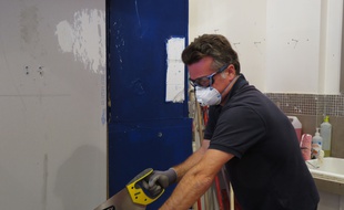 Jean-François Denaiffe est formateur à l'école des métiers de l'habitat et propose lors d'ateliers des conseils pour bricoler en toute sécurité.