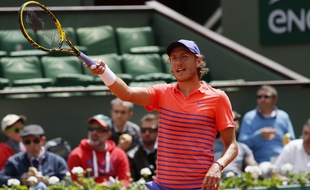 Lucas Pouille lors de sa défaite au premier tour de Roland-Garros contre Gilles Simon, le 25 mai 2015.