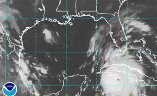 Après avoir balayé avec des vents d'une rare intensité la partie occidentale de Cuba, l'ouragan Gustav se dirigeait dans la nuit de samedi à dimanche vers le Golfe du Mexique et l'Etat américain de la Louisiane, où les autorités ont donné l'ordre d'évacuation à la population.