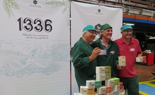 Marseille le 26 MAI 2015 Les ex-Fralib dévoilent la marque de leur thés et infusions "1336", pour 1336 jours de lutte.