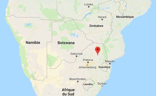 Six mineurs ont été tués lundi 2 avril dans l'incendie criminel de leur bus, à Driekop en Afrique du Sud.