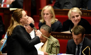 La secrétaire d'Etat au Numérique, Axelle Lemaire, pendant la séance de questions au gouvernement, à l'Assemblée nationale, à Paris le 20 janvier 2016
