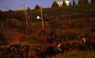 Les troupes israéliennes sont entrées samedi dans la bande de Gaza où leurs chars ont immédiatement affronté l'artillerie des islamistes du Hamas, marquant une escalade dans l'offensive qui a tué en une semaine au moins 466 PalestiniensPHOTO/JACK GUEZ