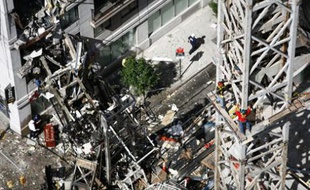 Chute d'une grue à New York.