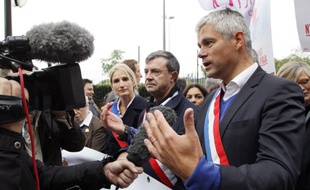 Paris, le 5 octobre 2014. Laurent Wauquiez, soutien de Nicolas Sarkozy, dévoile sa position sur le mariage pour tous lors du défilé de la «Manif pour tous».
