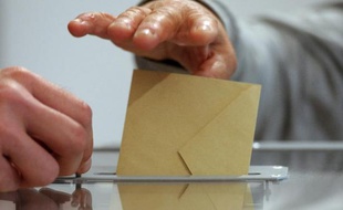 La campagne de la primaire citoyenne socialiste est ouverte à Béziers (Hérault), avec, cas unique en France, un Vert parmi les candidats, une campagne qui vise d'abord à "créer une dynamique" dans une ville tenue par la droite depuis 18 ans.