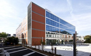 Le centre de recherche sur les maladies émergentes de l'Institut Pasteur, inauguré à Paris le 14 novembre 2012.