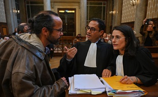 Cedric Herrou avec ses avocats le 11 mars 2020