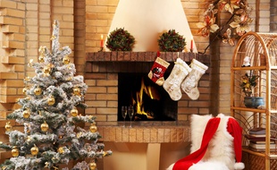 Tout est prêt avant l'arrivée du Père Noël. Il ne manque désormais que les cadeaux.