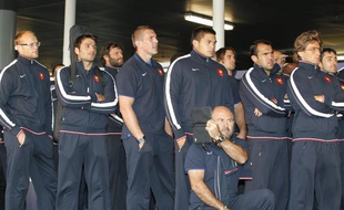 Les joueurs du XV de France de rugby à leur arrivée à l'aéroport d'Auckland le 31 août 2011.