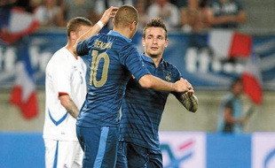 Mathieu Debuchy compte sept sélections sous le maillot de l'Equipe de France où il s'est installé comme titulaire.