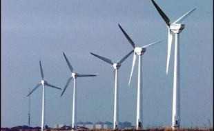 Les énergies renouvelables vont doubler le gaz pour devenir la deuxième source d'électricité dans le monde en 2016 derrière le charbon, pronostique l'Agence internationale de l'énergie (AIE) dans une étude publiée mercredi.