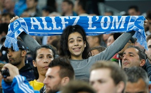 Une jeune supportrice de l'OM en 2014 à Marseille