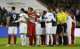 Les joueurs pendant l'hymne lors de France-Angleterre