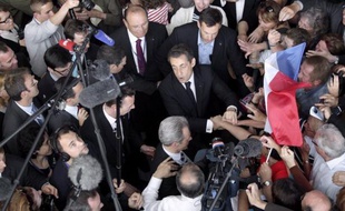 Médias accusés de "parti-pris" par Nicolas Sarkozy, journalistes bousculés par des sympathisants UMP, incident entre Jean-Luc Mélenchon et "Le Petit Journal" de Canal+: des tensions sont apparues en fin de campagne entre médias et responsables ou militants politiques.