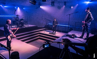 Un studio d'enregistrement a été aménagé dans la salle rock du Hangar à bananes.