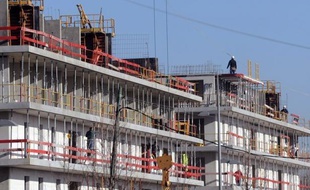 Deux banques ont été mises en cause cette semaine dans l'affaire Apollonia, du nom d'une société immobilière soupçonnée d'avoir escroqué, avec leur concours financier, quelque 700 foyers de l'hexagone en leur vendant pour un milliard d'euros d'appartements surévalués.