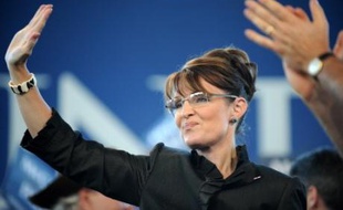 La course à la Maison Blanche devient de plus en plus agressive alors que le candidat républicain John McCain et son rival démocrate Barack Obama multiplient attaques et accusations personnelles.