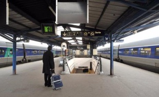 Le trafic SNCF a été perturbé jeudi par une grève suivie par environ 43% des conducteurs selon la direction, et plus de 55% selon les syndicats, pour protester contre un assouplissement des conditions de travail dans le fret visant selon la SNCF à "être compétitif" face au privé.