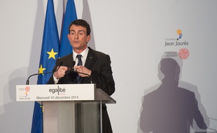 Manuel Valls pendant un débat sur l'égalité à la Fondation Jean Jaurès à Paris, le 10 décembre 2014.