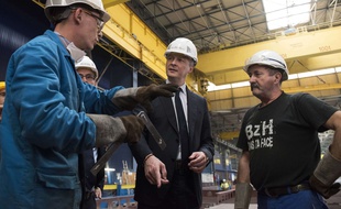 Le ministre de l'Economie Bruno le Maire visite les chantiers STX à Saint-Nazaire, le 28 septembre 2017.