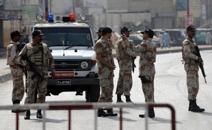 Un important cadre français d'Al-Qaïda, Naamen Meziche, proche de réseaux soupçonnés de vouloir mener des attaques en Europe, a été arrêté au Pakistan.