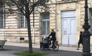 Les vélos-cargos connaissent un succès particulier à Bordeaux.