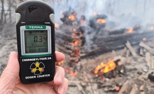 Un feu de forêt à proximité de la centrale de Tchernobyl en Ukraine a fait grimper les taux de radioactivité.