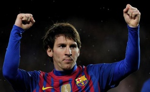 Le FC Barcelone s'est imposé (5-3) face à Grenade, les Catalans ayant vu les Andalous revenir au score avant que Messi, auteur d'un triplé, ne tire les siens de ce faux pas grâce à un but qui le consacrait meilleur buteur de l'histoire du Barça, pour la 29e journée de Liga.