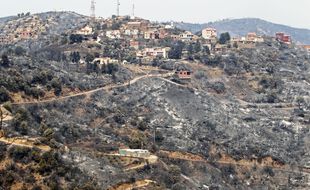 Un village algérien après les incendies en août 2021.