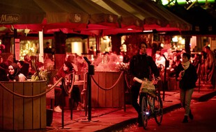 Rassemblement festif place Plein à La Haye, le 14 octobre 2020, juste avant la fermeture des bars.