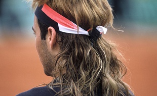 La légendaire coupe mulet d'André Agassi dans les années 1990.
