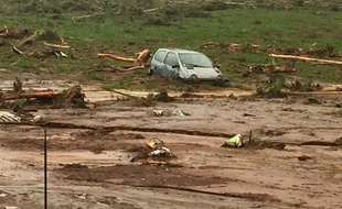 En Nouvelle-Calédonie, les secours sont toujours mobilisés pour tenter de retrouver les trois habitants portés disparus.
