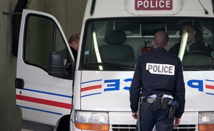 Des policiers. (Illustration)