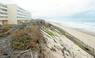 La résidence Le signal, à Soulac-sur-Mer, exposé à l'érosion des dunes sur la façade atlantique.