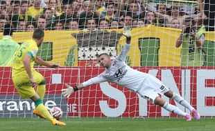 Le Nantais Jordan Veretout transforme le penalty de l'égalisation.