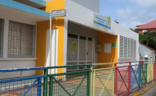 Une école, fermée, en Guadeloupe.